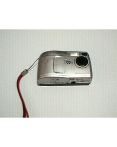 HP PHOTOSMART 320 DIGITAL CAMERA Q2180A 2.1MP 4X DIGITAL ZOOM SILVER